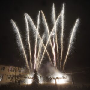 Gold-Silberne Feuerwerk-Schweife